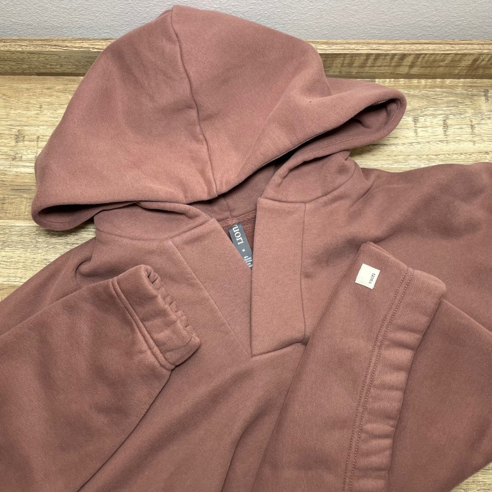 Vuori Restore Hoodie Womens Medium Mauve Notch Neck Organic Cotton Fleece VW2042